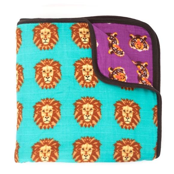 Roar Cuddle Blanket - Picture 2 of 3